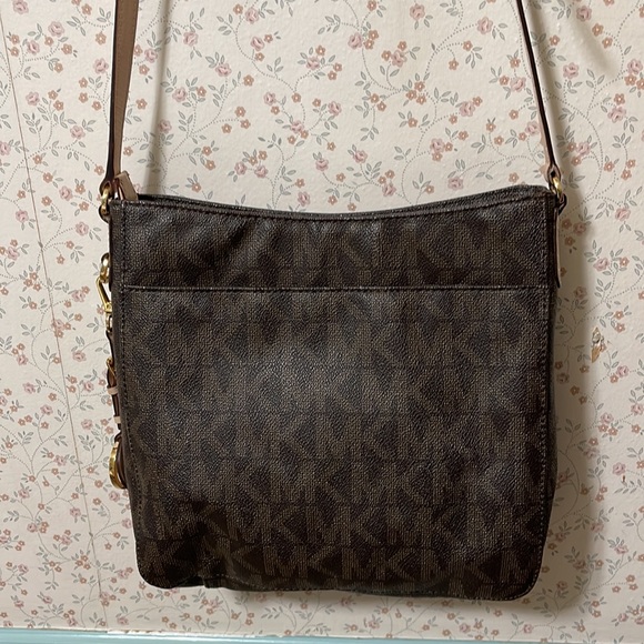BNWOT MICHAEL KORS JET SET MEDIUM LOGO CROSSBODY MESSENGER BROWN HANDBAG - Picture 11 of 13
